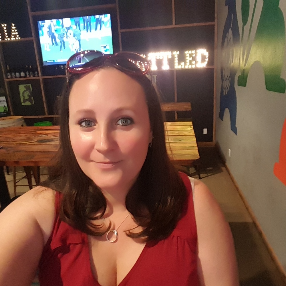 Meet your Posher, Desiree