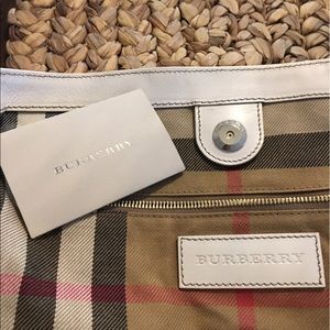 Burberry canvas and leather bag❤❤❤