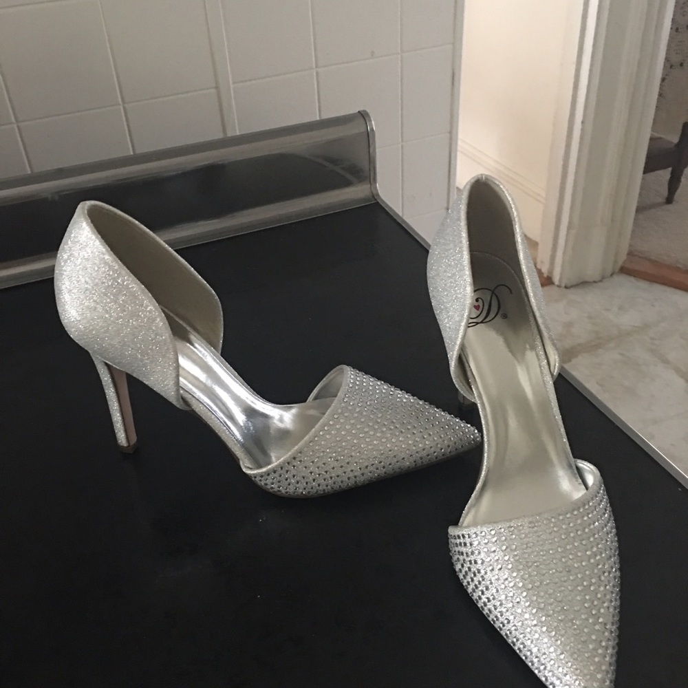 Shoes - Picture 2 of 3