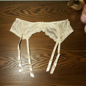 NWOT Garter Belt