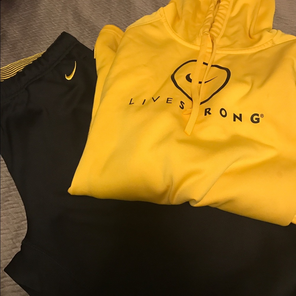 Nike jogging suit