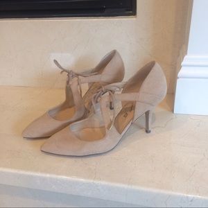 Unisa tan heels,