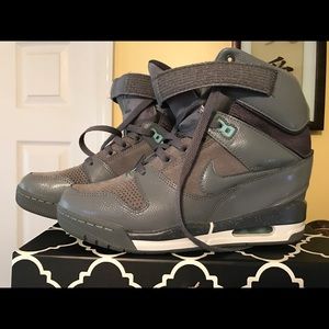 Nike Sky-hi Revolution