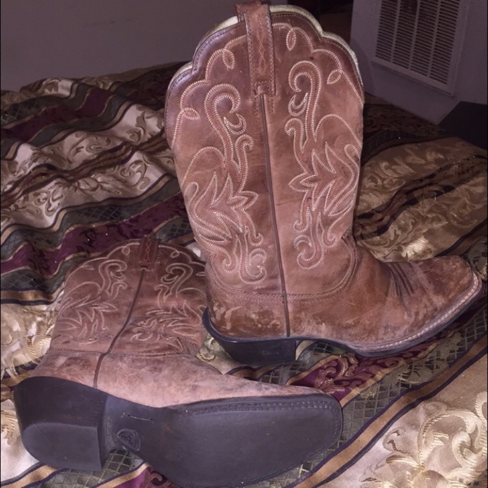 🚫SOLD🚫 Women's Ariat cowgirl boots