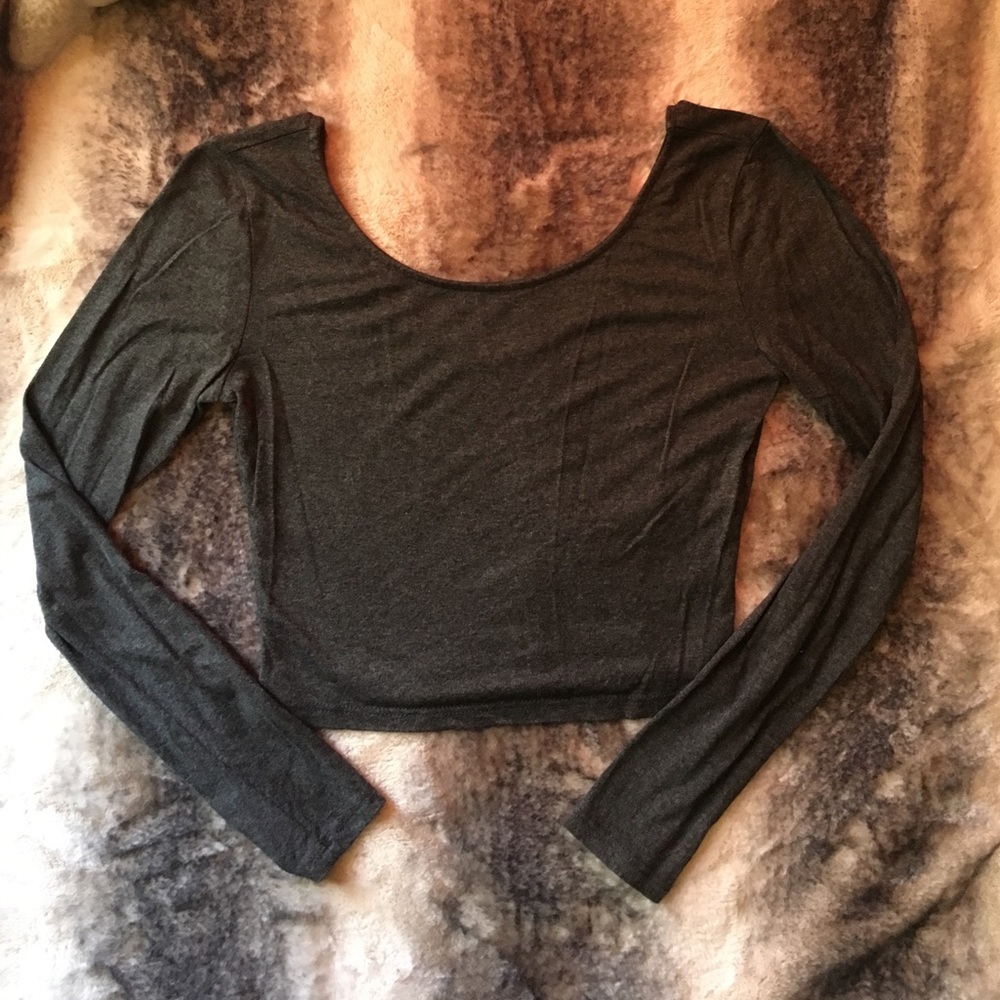 Long sleeved crop tee