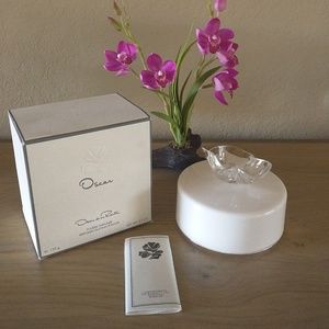 Oscar de la Renta perfumed Dusting powder NEW