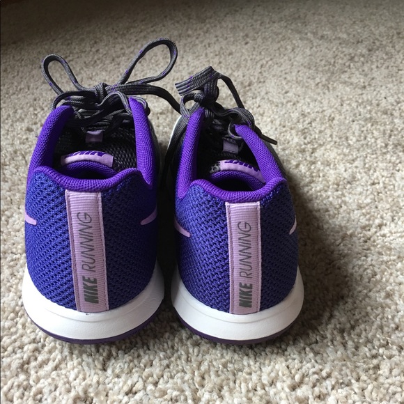 SOLD: Nike running shoes. Size 7. - Picture 2 of 4