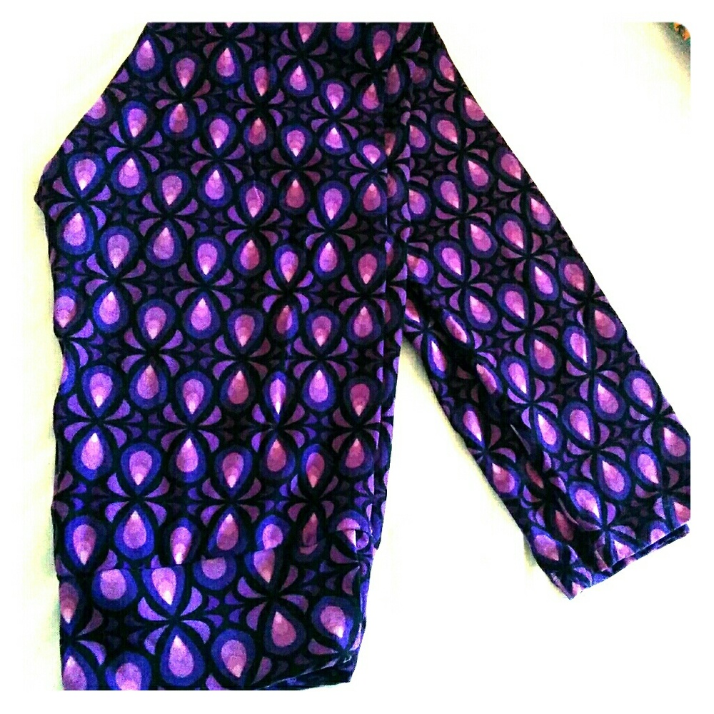 EUC purple petals OS leggings