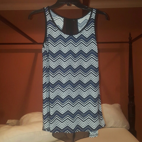 Chevron Print Top - Picture 5 of 6