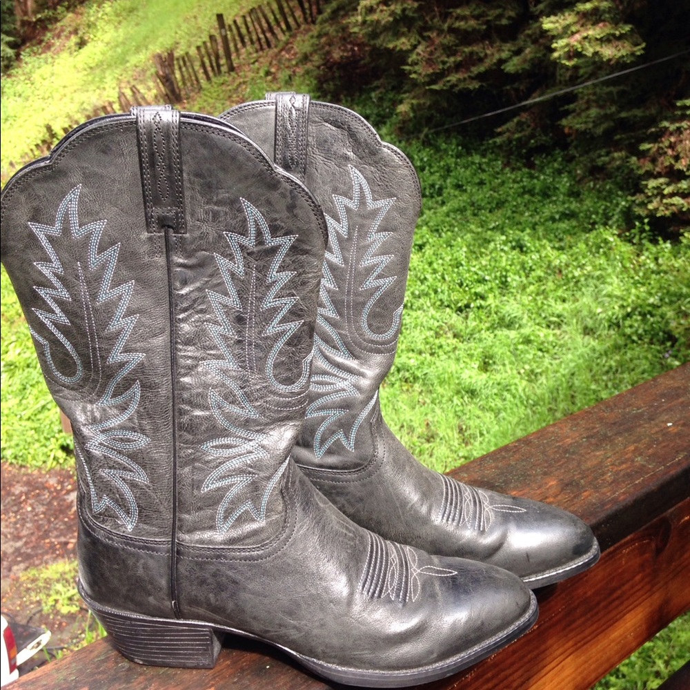 Ariat cowboy boots size 9 1/2