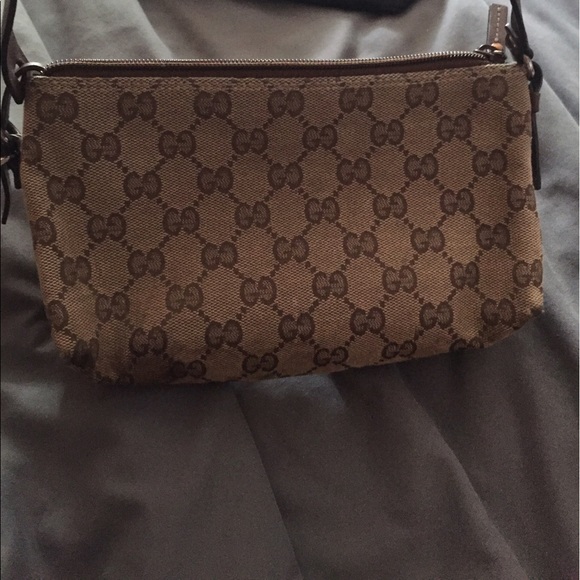❌ Sold❌ Authentic Gucci canvas pochette - Picture 1 of 4