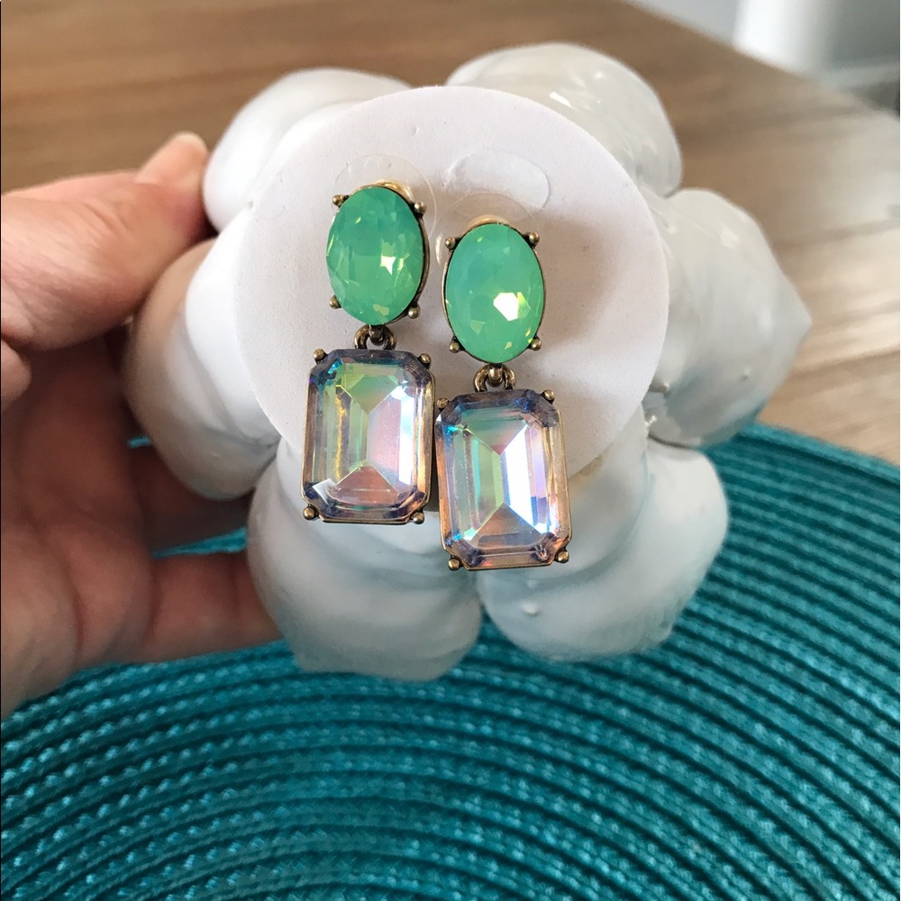 Stunning fashion earrings