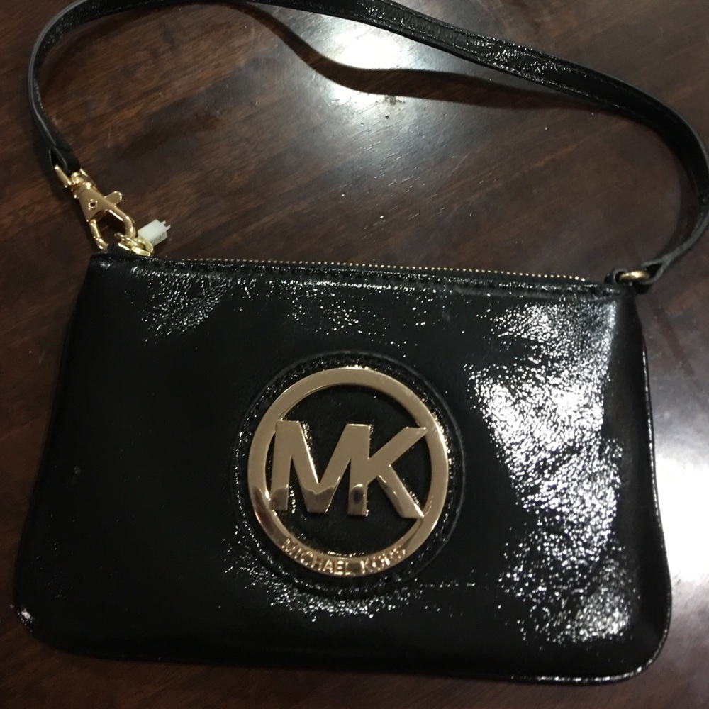 MIchael Kors wristlet