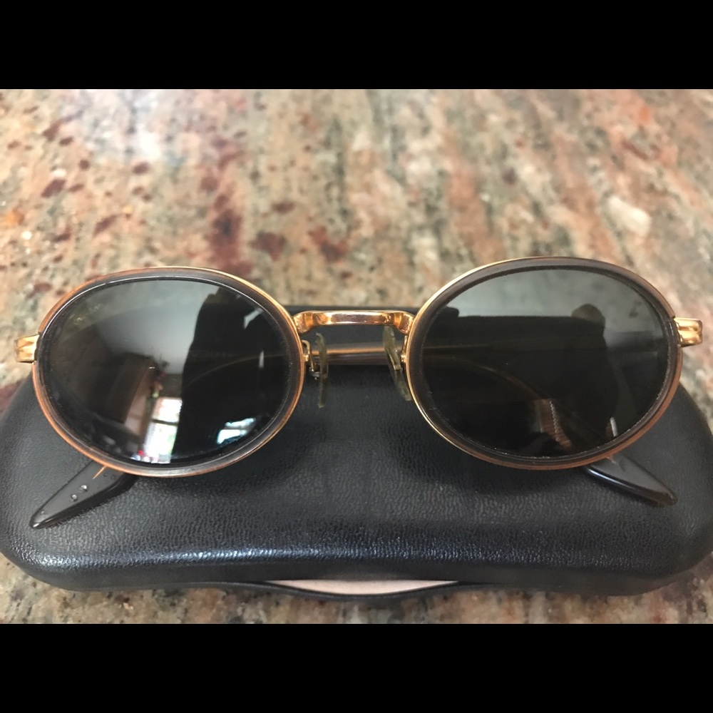 Authentic Ray Ban  sunglasses vintage