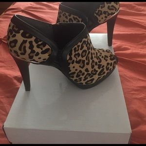 Leopard peep toe shoes