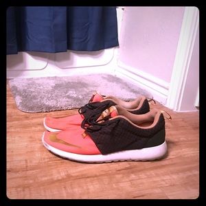 Nike Roshe's Limited Edition