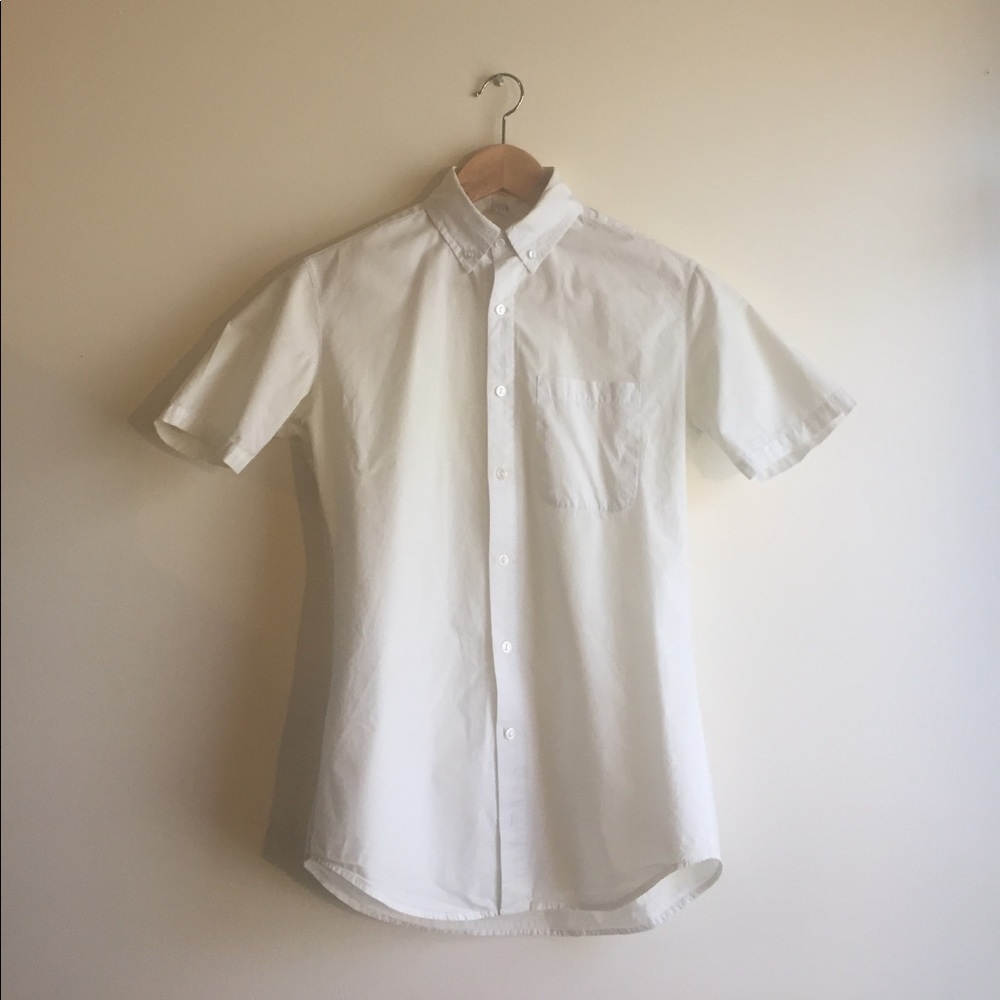 Short sleeve button down