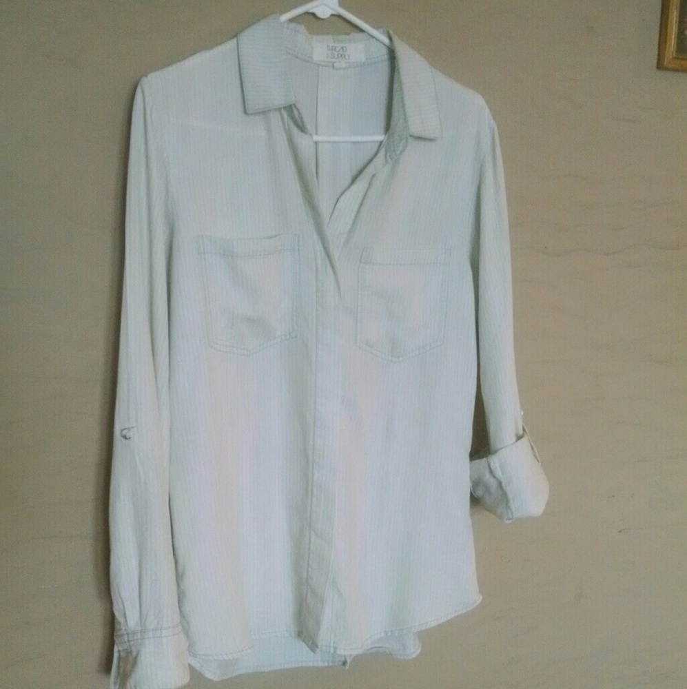 Roll-Sleeve Causal Button Up With Pinstripes