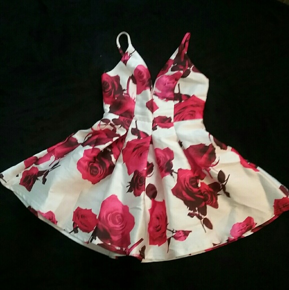 Dresses & Skirts - Dress