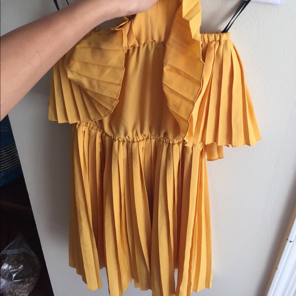 BEBE Ruffle Party Dress - Picture 4 of 4