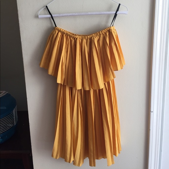 BEBE Ruffle Party Dress - Picture 1 of 4