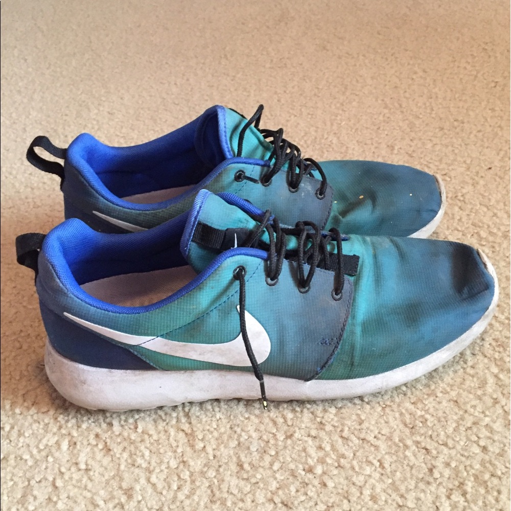 NIKE ROSHE RUN