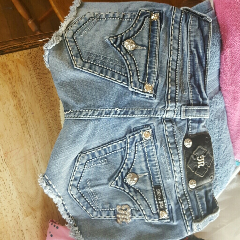 Miss me short sz 25