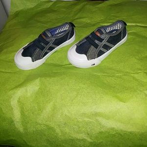 Tommy Hilfiger sneakers size 8 toddler