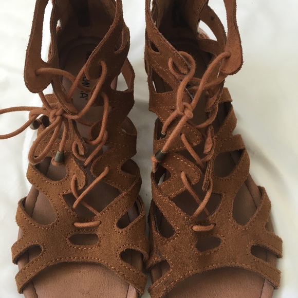 SOLD - Picture 4 of 5