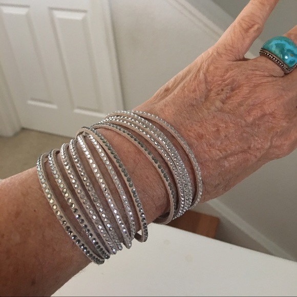 🎉HP🎉Rhinestone bracelet - Picture 4 of 4