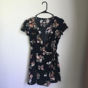 Forever21 Floral Wrap Tunic. M.