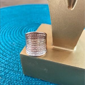 Beautiful fashion ring