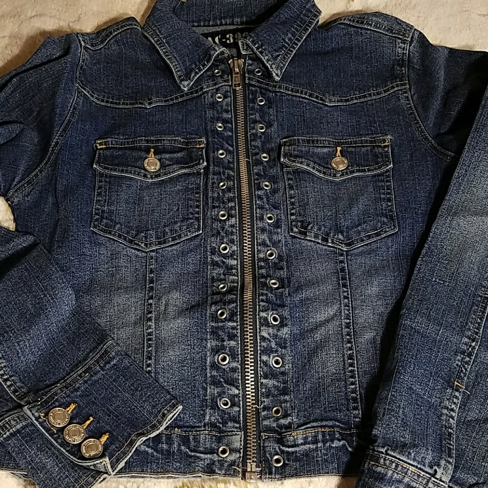 Cropped Jean Jacket - Picture 2 of 5