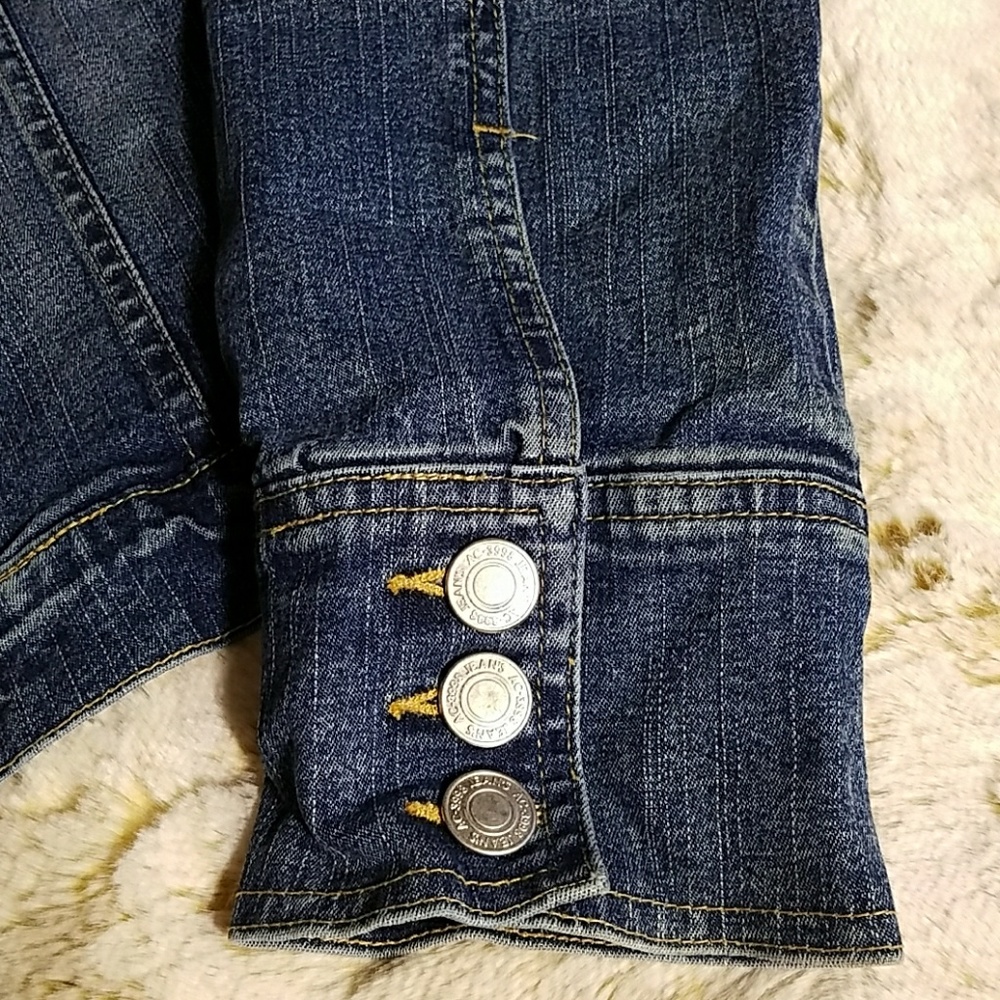 Cropped Jean Jacket - Picture 3 of 5