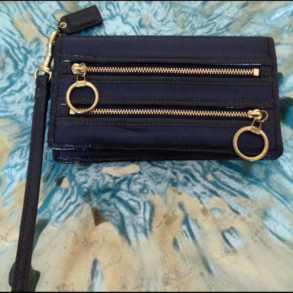 Vintage!!! Coach wallet/wristlet
