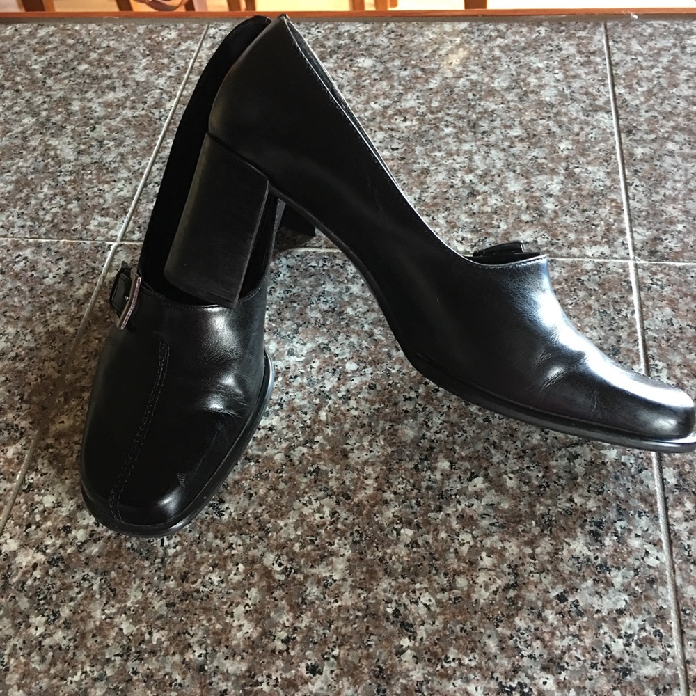 👠Sz 7 1/2 Franko Sarto Pumps👠