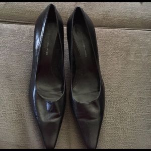 Bandolino black leather heels
