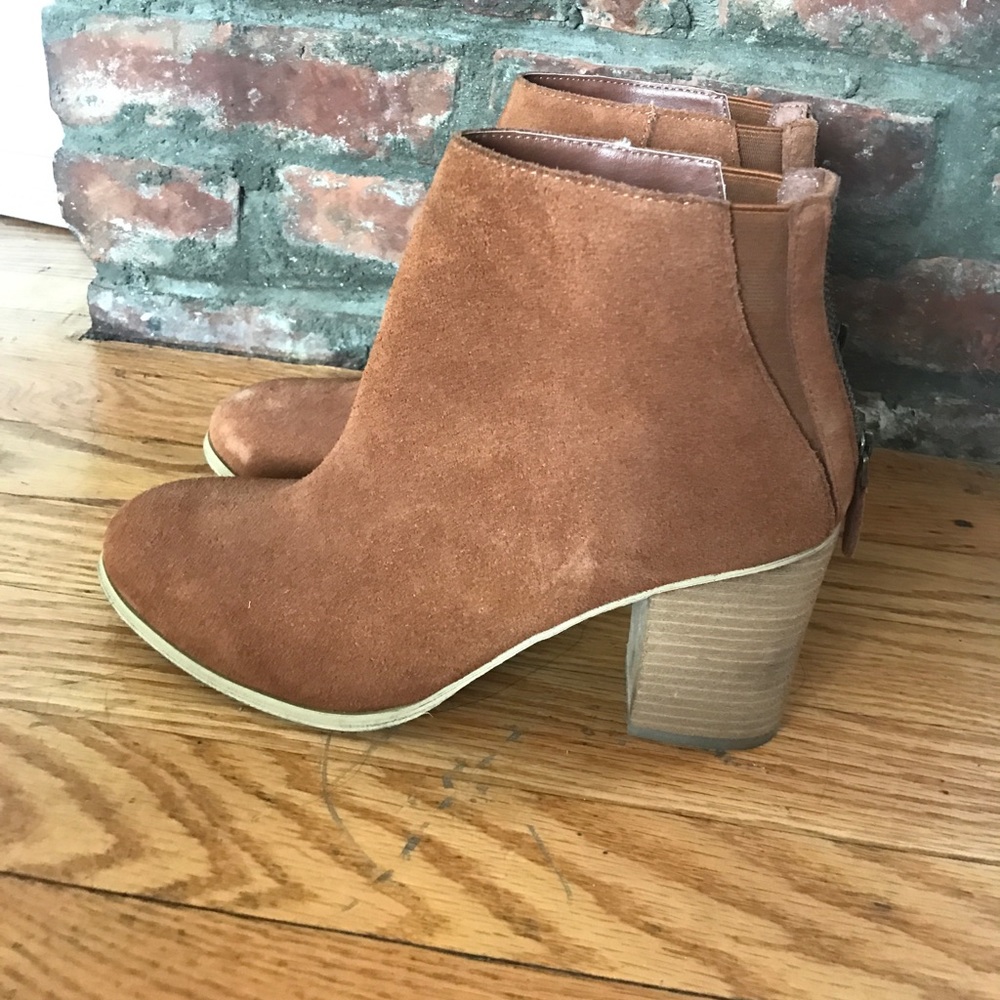 Brown Urban Outfitters booties