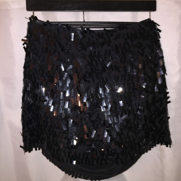 BCBG size 8 rectangular sequin mini skirt $249 - Picture 4 of 5