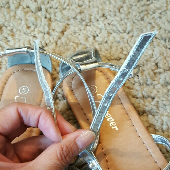 Sandals - Picture 2 of 4