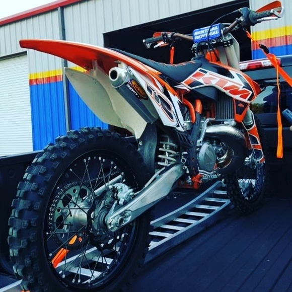 Meet your Posher, LowKeyFire - Picture 4 of 8