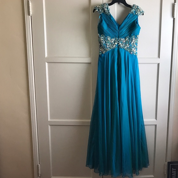 Iridescent teal gown with gems - Picture 3 of 6