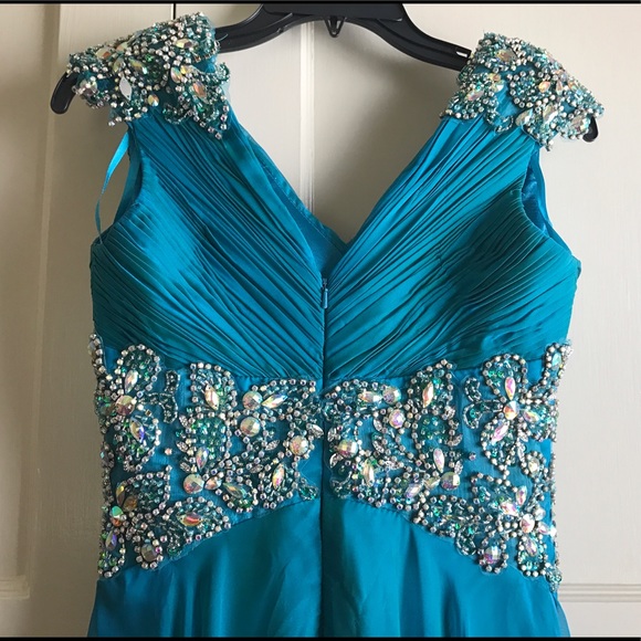 Iridescent teal gown with gems - Picture 4 of 6
