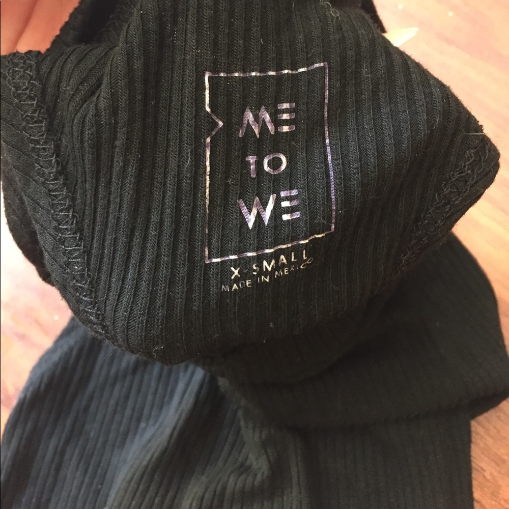 Turtle Neck Crop Top - Picture 2 of 3