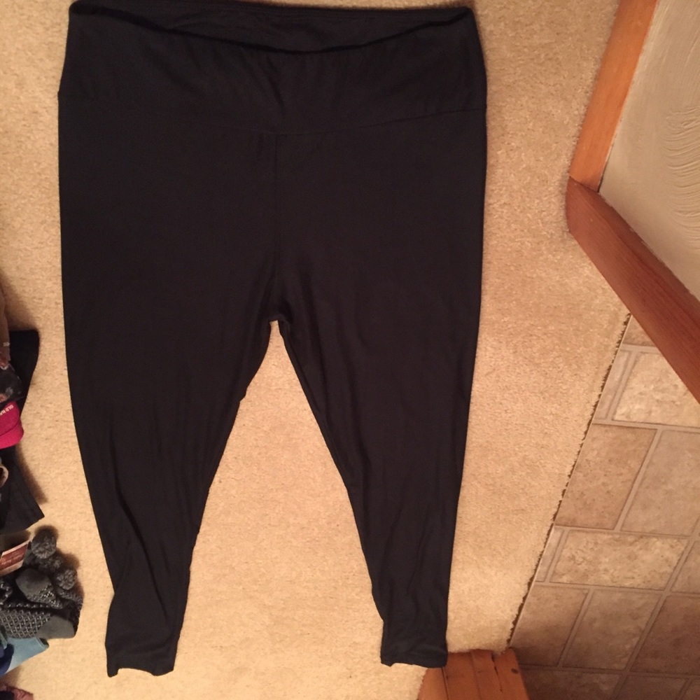 Lularoe black tall and curvy leggings
