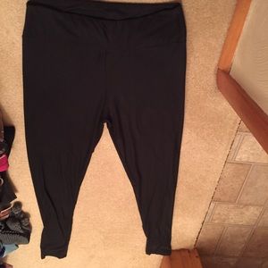 Lularoe black tall and curvy leggings