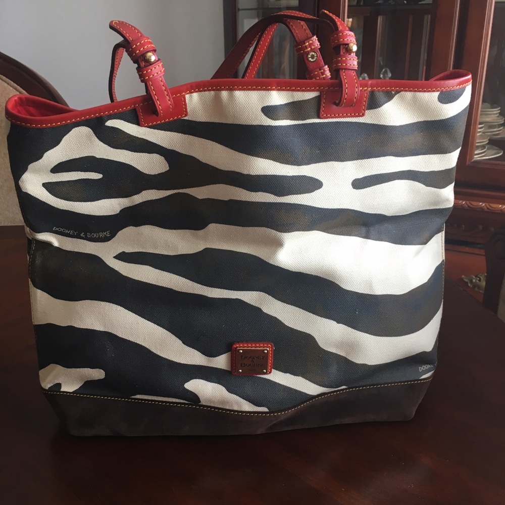 💯Authentic Dooney and Bourke Zebra Tote Bag