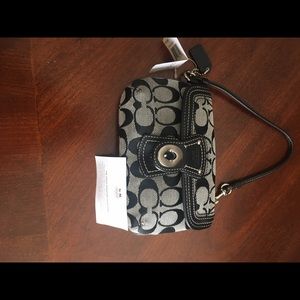 💯Authentic Coach wristlet