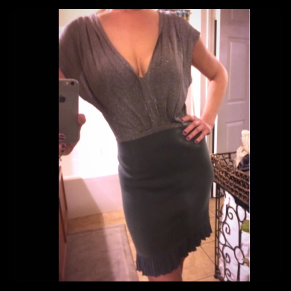 SALE🔥Metallic Upper w/ Pleated Pencil Detail👗NEW