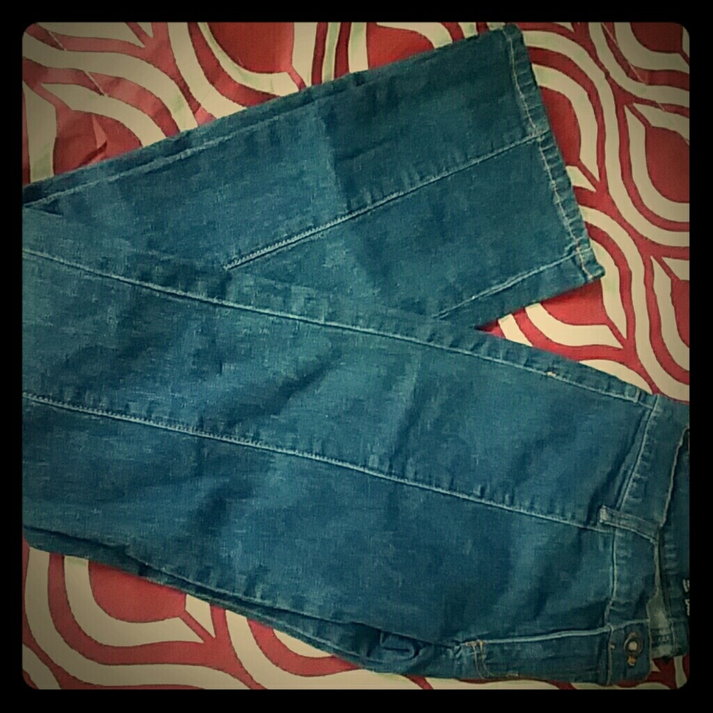 DKNY JEANS